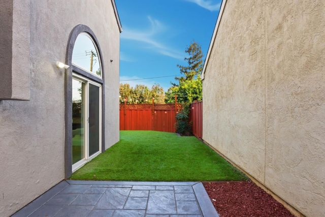 945 Oak Park, Morgan Hill, CA 95037