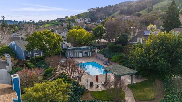 945 Oak Park, Morgan Hill, CA 95037