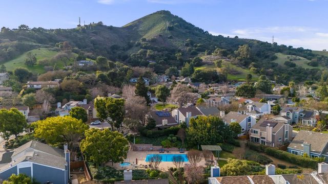 945 Oak Park, Morgan Hill, CA 95037