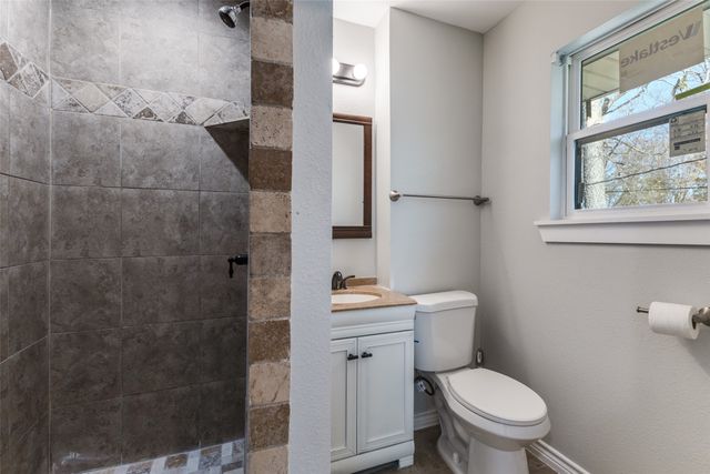 418 Bowie Street, Forney, TX 75126