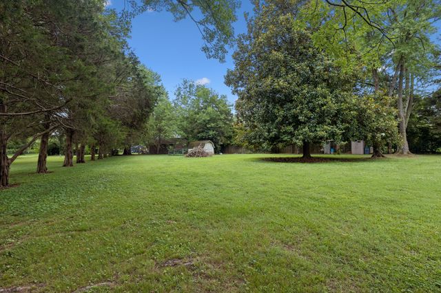114 Paschal Dr, Murfreesboro, TN 37128