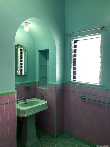 3916 Sierra Drive, Honolulu, HI 96816