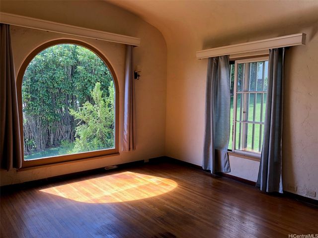 3916 Sierra Drive, Honolulu, HI 96816