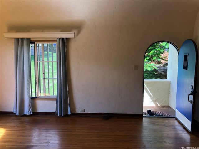 3916 Sierra Drive, Honolulu, HI 96816