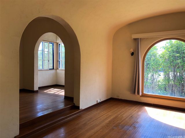 3916 Sierra Drive, Honolulu, HI 96816