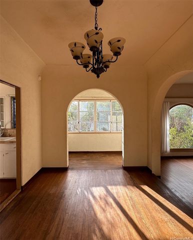 3916 Sierra Drive, Honolulu, HI 96816