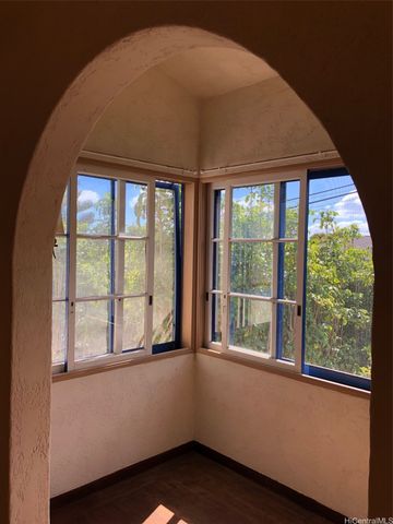 3916 Sierra Drive, Honolulu, HI 96816