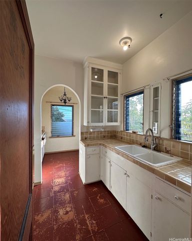 3916 Sierra Drive, Honolulu, HI 96816