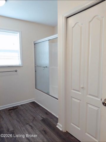 2414 Landrum Ave, Louisville, KY 40216