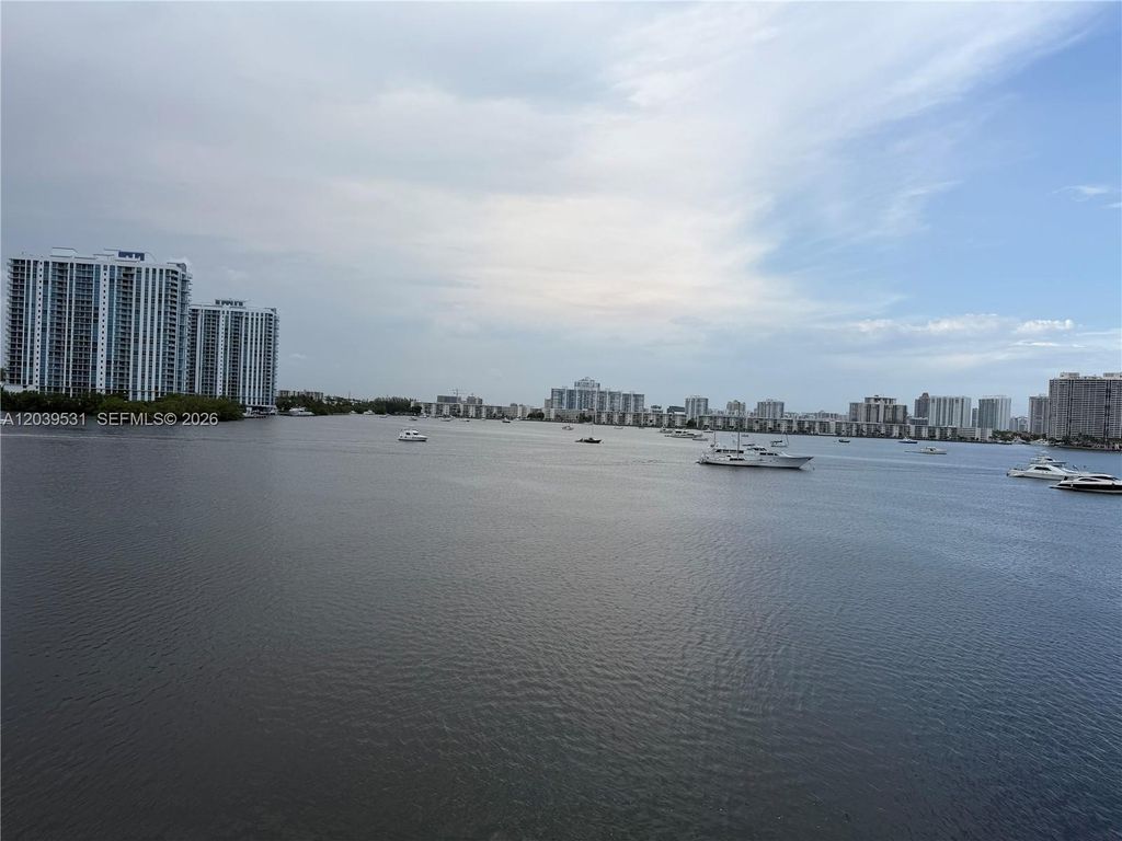16546 NE 26th Ave 4B, North Miami Beach, FL 33160