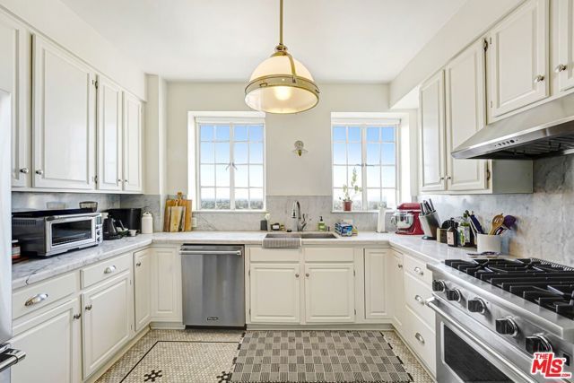 450 N Rossmore Avenue 1002, Los Angeles, CA 90004