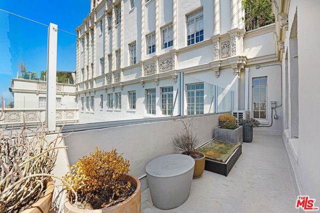 450 N Rossmore Avenue 1002, Los Angeles, CA 90004