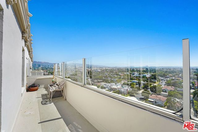 450 N Rossmore Avenue 1002, Los Angeles, CA 90004