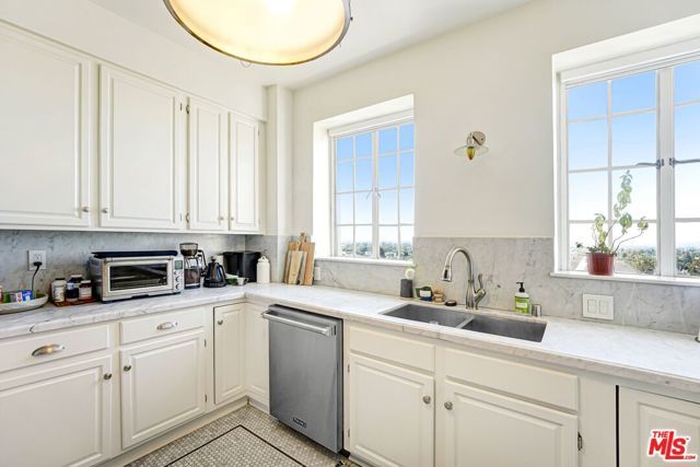 450 N Rossmore Avenue 1002, Los Angeles, CA 90004