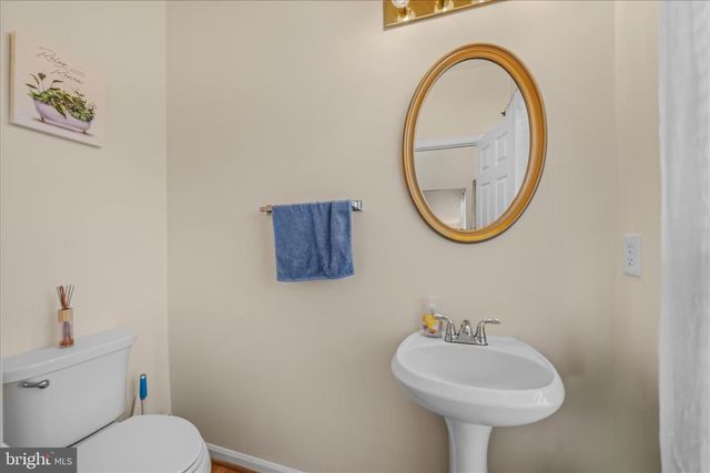 1707 MEMORIAL PARK AVE, Martinsburg, WV 25401