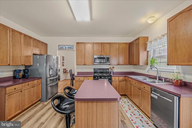 1707 MEMORIAL PARK AVE, Martinsburg, WV 25401