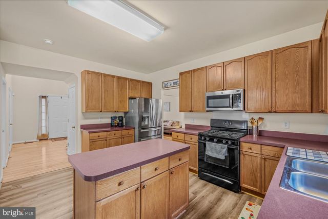 1707 MEMORIAL PARK AVE, Martinsburg, WV 25401