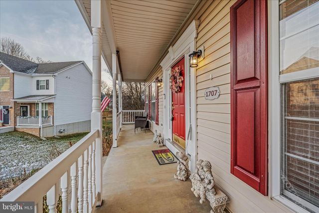 1707 MEMORIAL PARK AVE, Martinsburg, WV 25401