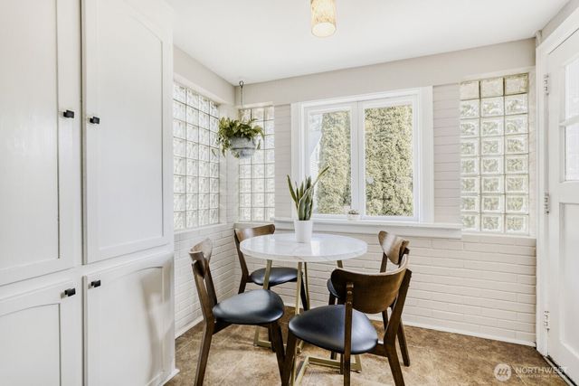 348 NE 57th Street, Seattle, WA 98105