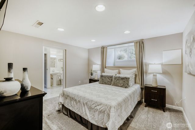 348 NE 57th Street, Seattle, WA 98105