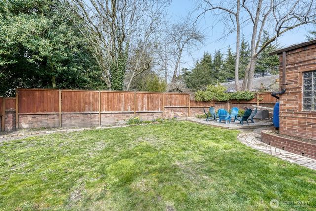 348 NE 57th Street, Seattle, WA 98105