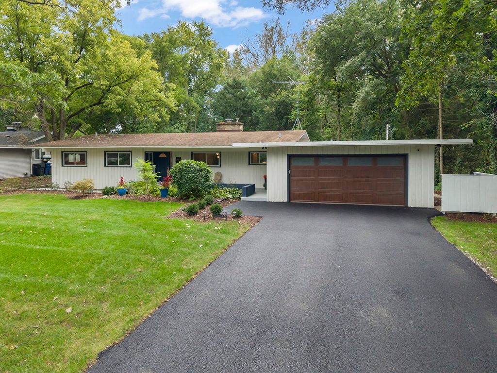 60 Golden Larch Court, Naperville, IL 60540 — photo 2