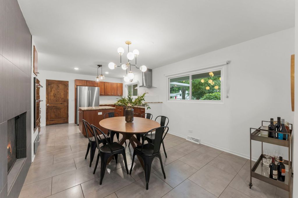 60 Golden Larch Court, Naperville, IL 60540 — photo 5