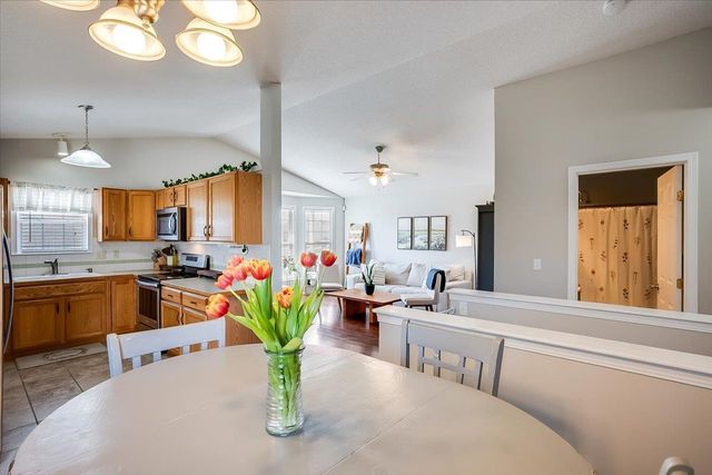 2017 S Crestline Ct, Wichita, KS 67209