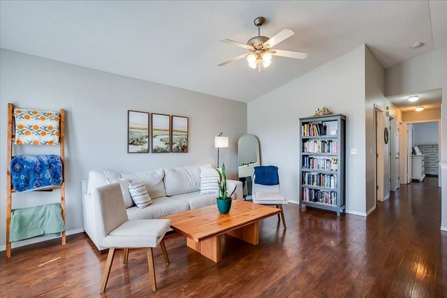 2017 S Crestline Ct, Wichita, KS 67209