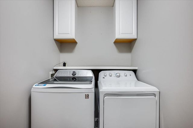 2017 S Crestline Ct, Wichita, KS 67209