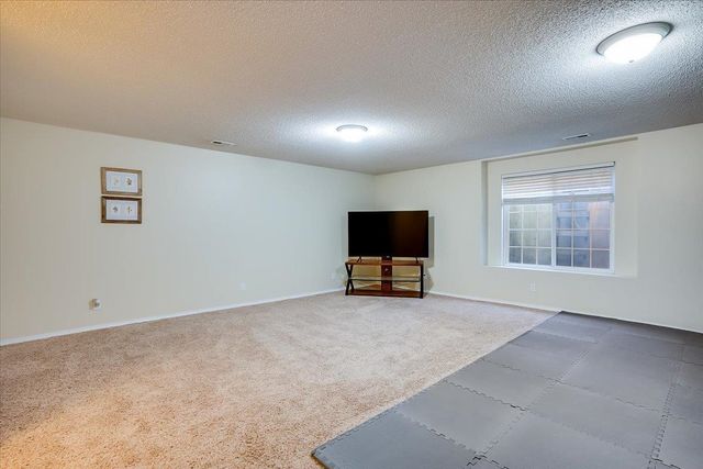 2017 S Crestline Ct, Wichita, KS 67209