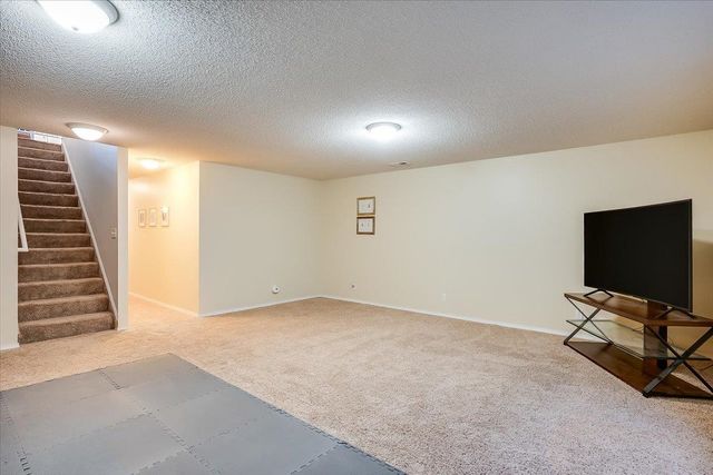 2017 S Crestline Ct, Wichita, KS 67209