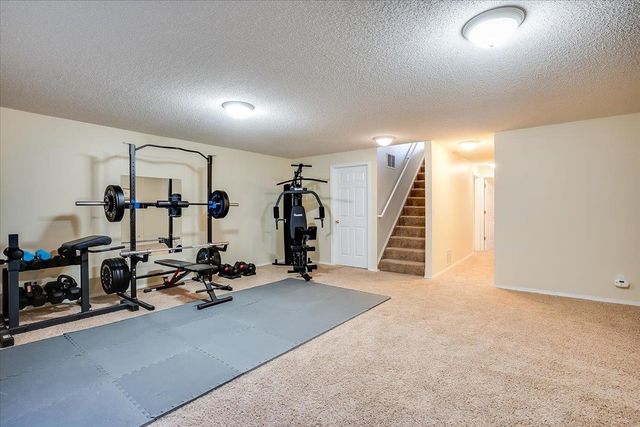 2017 S Crestline Ct, Wichita, KS 67209