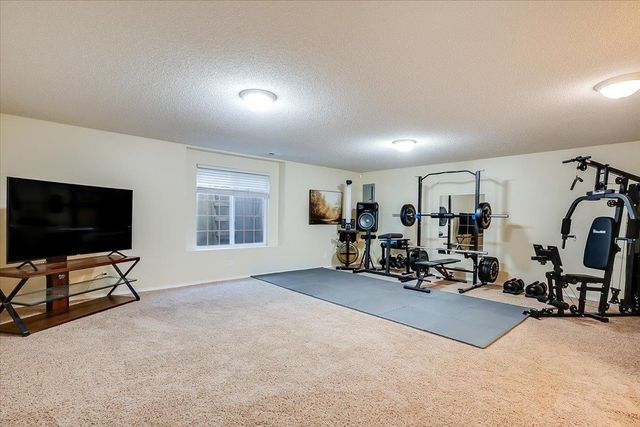 2017 S Crestline Ct, Wichita, KS 67209