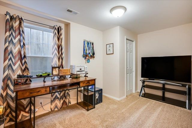 2017 S Crestline Ct, Wichita, KS 67209