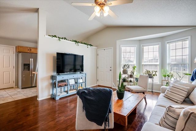 2017 S Crestline Ct, Wichita, KS 67209