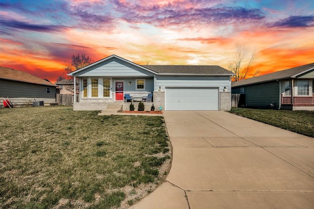 2017 S Crestline Ct, Wichita, KS 67209