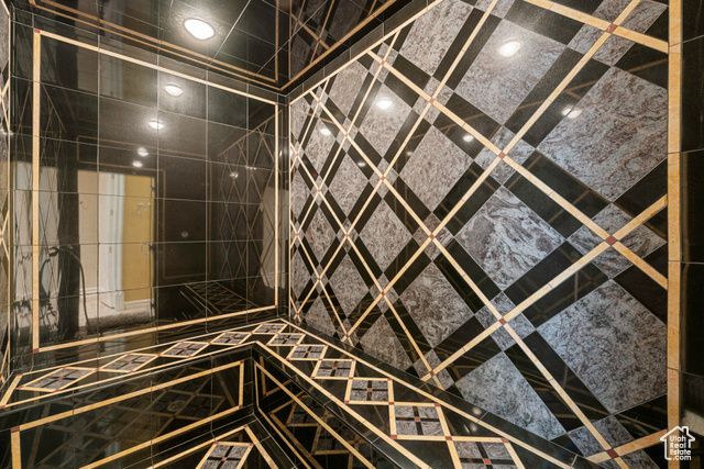 5678 E TWIN CREEK RD, Salt Lake City, UT 84108