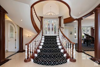 5678 E TWIN CREEK RD, Salt Lake City, UT 84108