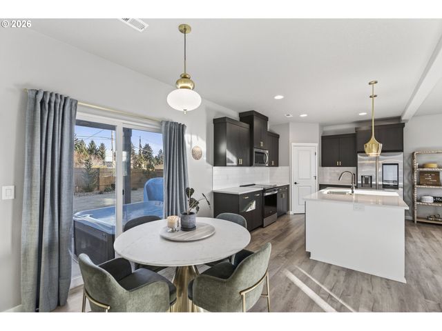 5304 Ne 43RD Cir, Vancouver, WA 98661