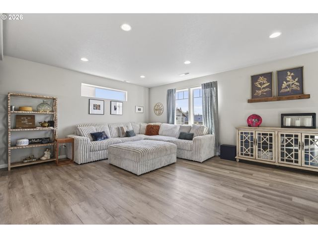 5304 Ne 43RD Cir, Vancouver, WA 98661