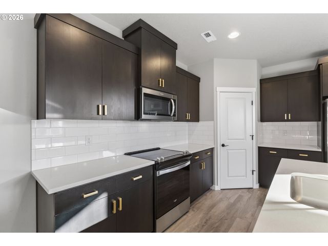 5304 Ne 43RD Cir, Vancouver, WA 98661