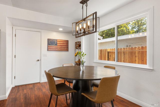 661 Mathews Ct, Vacaville, CA 95687