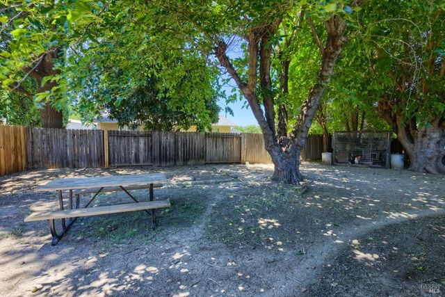 661 Mathews Ct, Vacaville, CA 95687