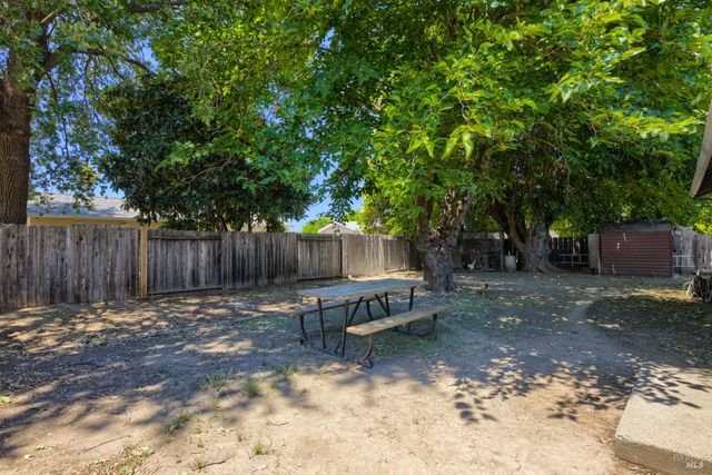 661 Mathews Ct, Vacaville, CA 95687