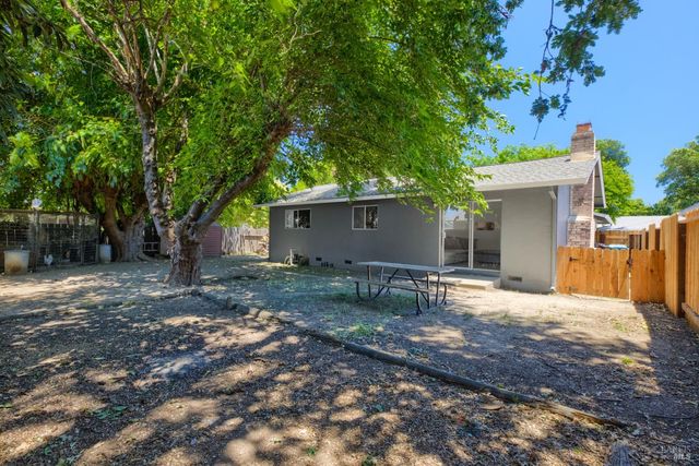 661 Mathews Ct, Vacaville, CA 95687
