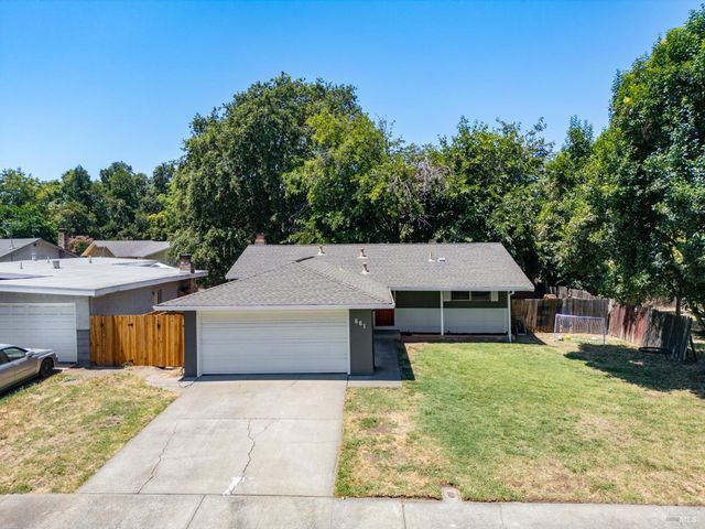 661 Mathews Ct, Vacaville, CA 95687