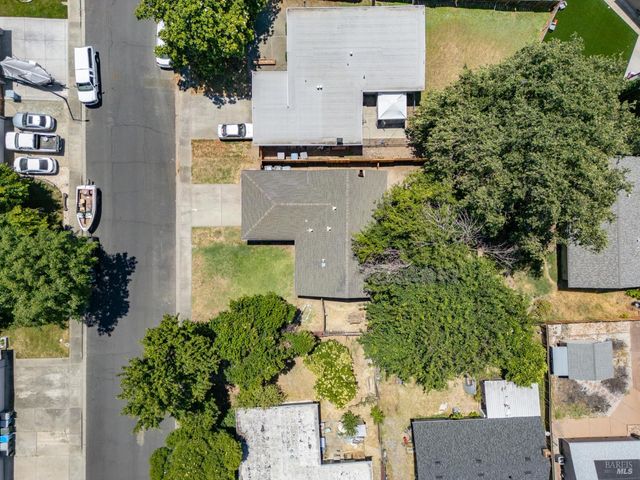 661 Mathews Ct, Vacaville, CA 95687