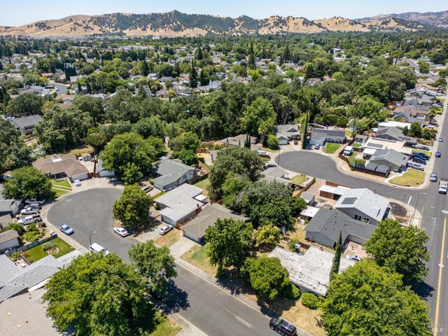 661 Mathews Ct, Vacaville, CA 95687