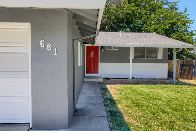 661 Mathews Ct, Vacaville, CA 95687